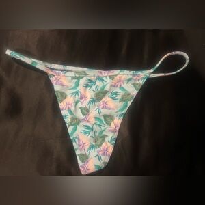Vs cotton floral print thong size small no tags